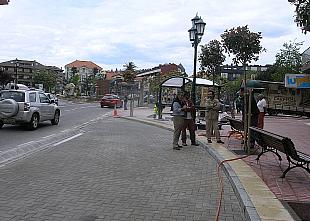  Nueva parada y marquesina de autobuses en la Plaza Viares