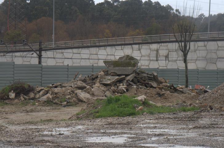  El Ayuntamiento retirará esta semana el fibrocemento para seguir con las obras del Centro de Emprendedores