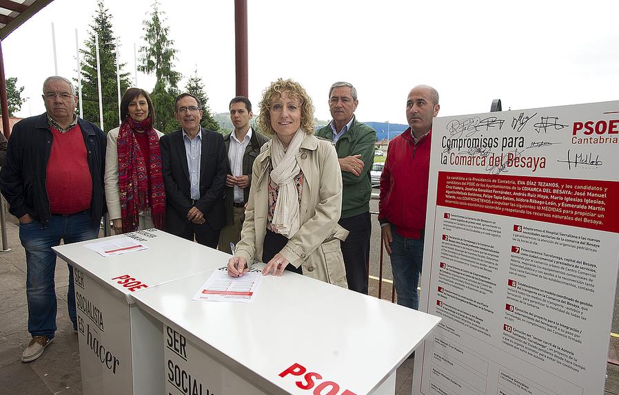  Los candidatos socialistas de la Comarca del Besaya firman un compromiso para recuperar la “importancia industrial y social que nunca debió perder”