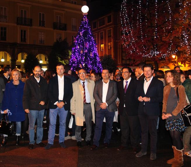  Torrelavega da la bienvenida a la Navidad