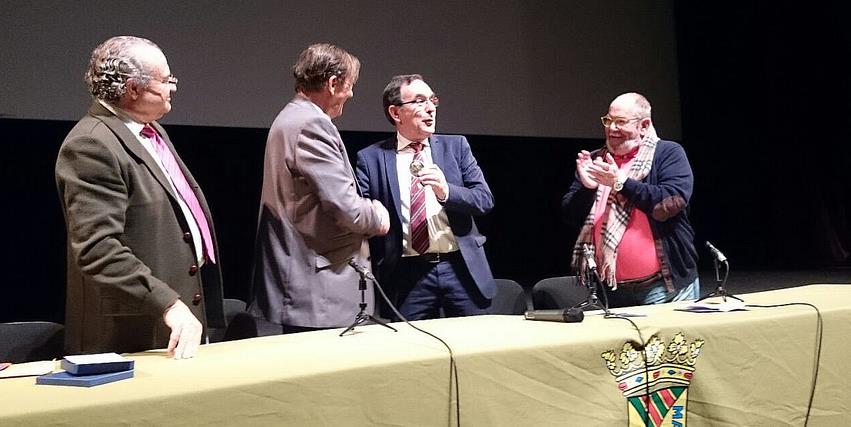 La XVII edición del FICT comenzó el pasado 14 de mayo con la entrega de la Medalla Lumière del Cine al Alcalde de Torrelavega, Manuel Cruz Viadero, quien la recibió de manos del actor Tony Isbert