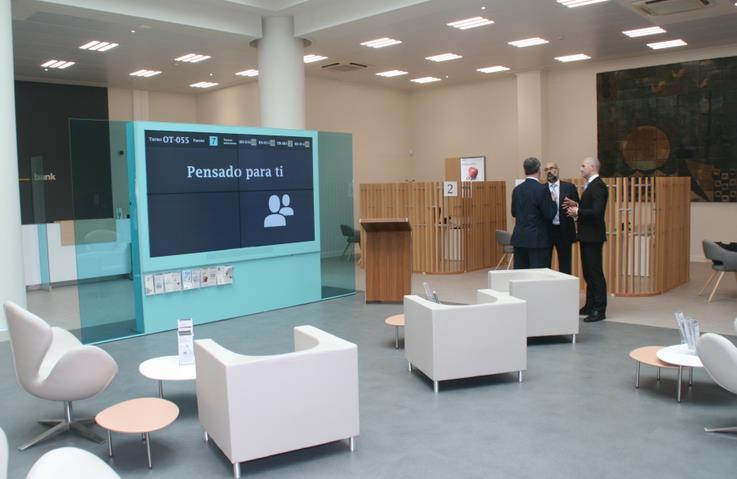 Ayer Liberbank presentó a la prensa sus nuevas oficinas / Las obras de Liberbank, ilegales