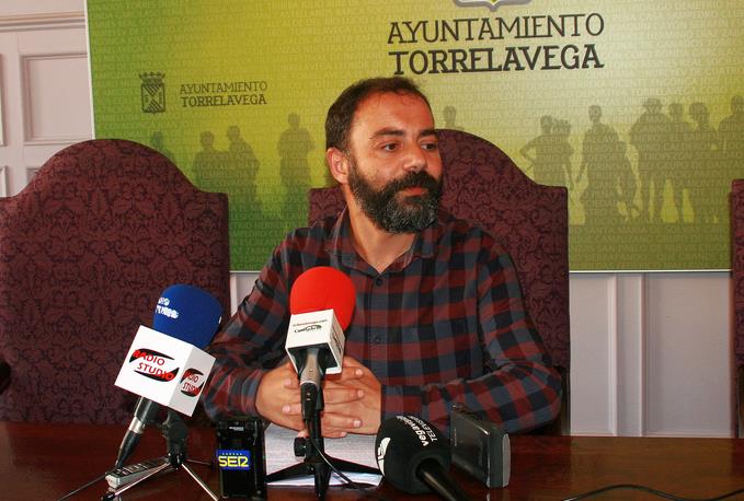 Iván Martínez, concejal de ACPT / Martínez acusa al concejal Rufino Sasián de presunta prevaricación