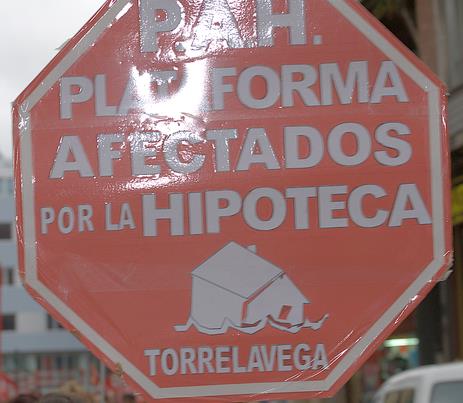 La PAH de Torrelavega tiene un nuevo teléfono de atención a los afectados, y nueva sede