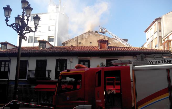 Incencio del pasado día 28 de julio en el número 13 de la calle Consolación de Torrelavega