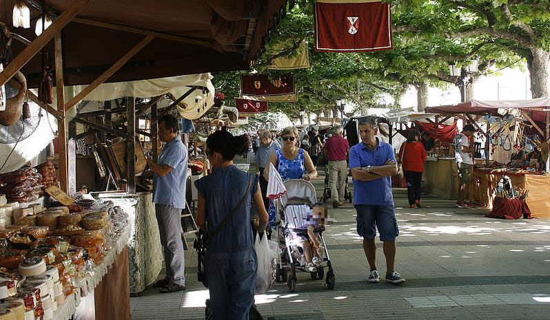 En la Avenida de España, Pequeñeces y Parque Manuel Barquín, Mercado Renacentista de la Casa de La Vega. #VirgenGrande2016