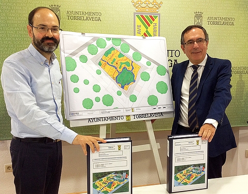 José Luis Urraca y José Manuel Cruz Viadero / El parque Manuel Barquín será el primer parque infantil cubierto de Cantabria
