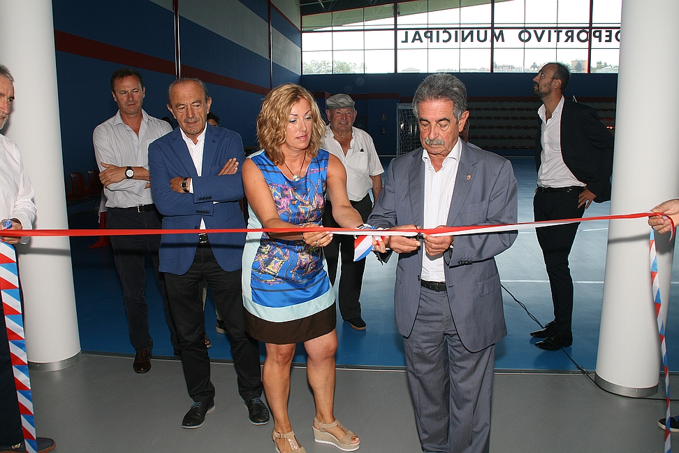 Cinco empresas optan a gestionar el pabellón de Requejada durante los próximos 10 años / Inauguración del Polideportivo de Requejada, el 1 de septiembre de 2016 - (C) ESTORRELAVEGA