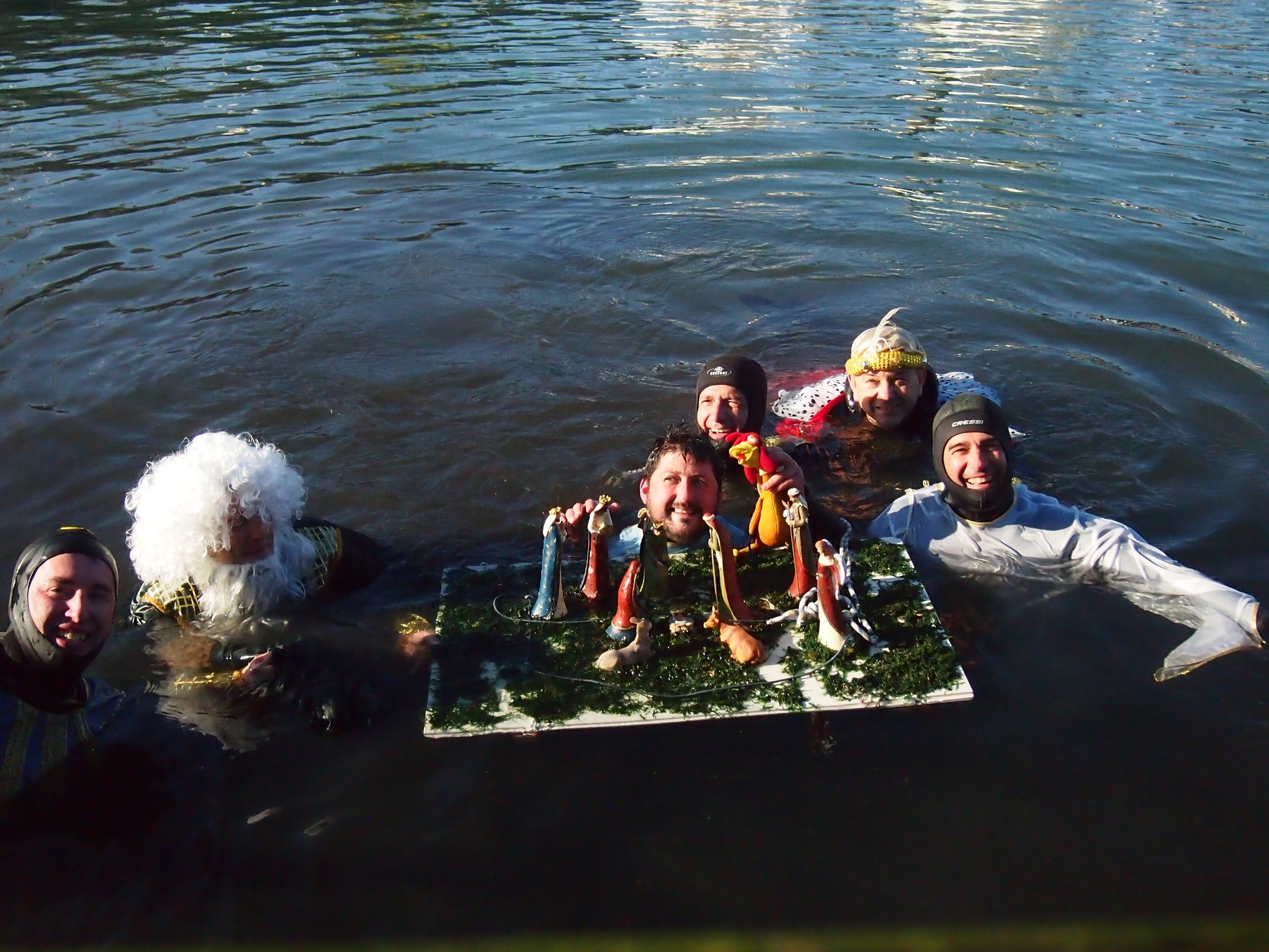  El Club de Buceo Galatea instaló su tradicional Belén Subacuático