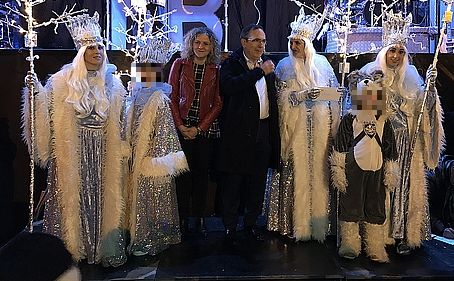  El alcalde y la concejal de festejos entregaron los premios del concurso de disfraces