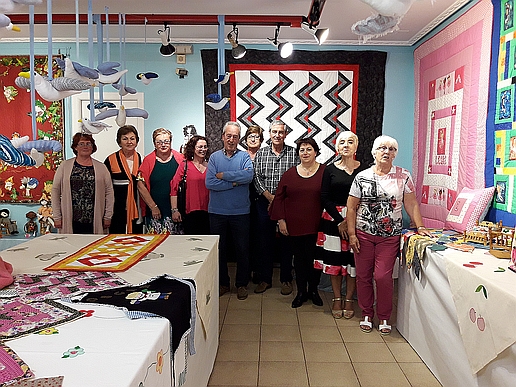 El Taller municipal de Patchwork expone en la Sala municipal Algas