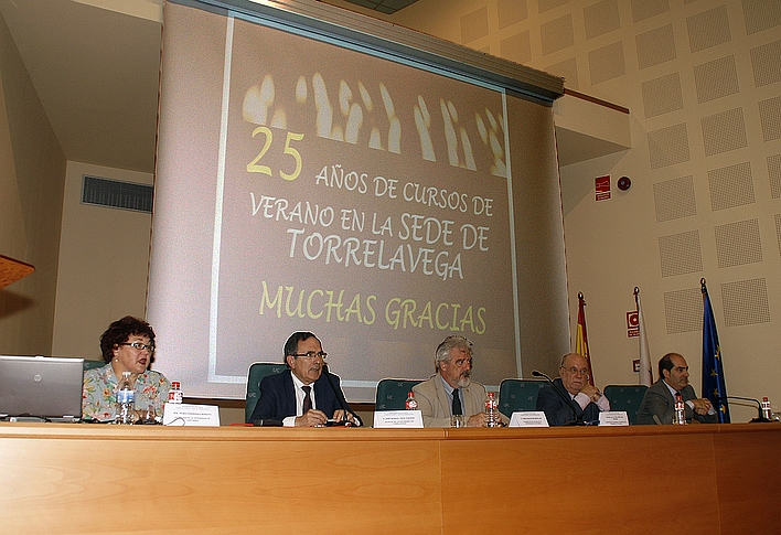 Cruz Viadero clausura la XXV edición de los Cursos de Verano de la UC en Torrelavega