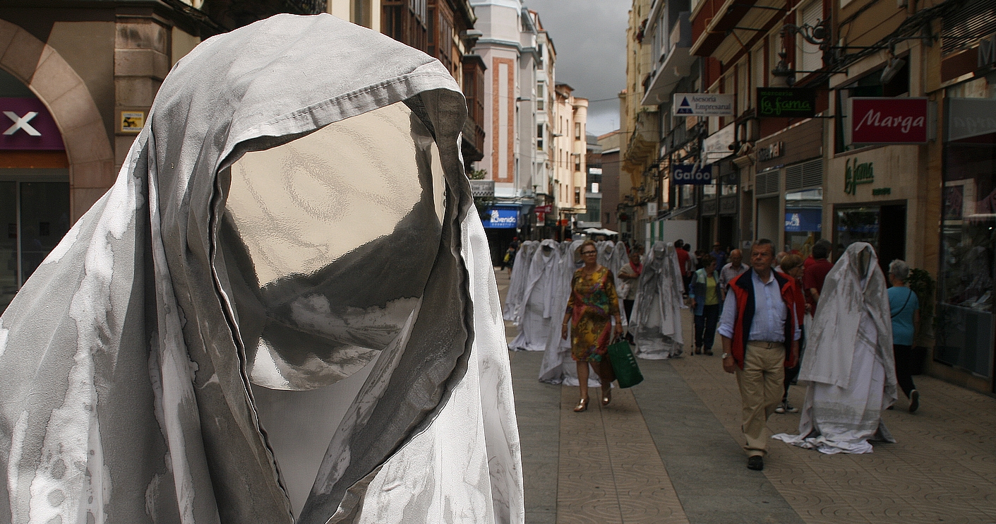 La Asociación Cultural Octubre vuelve a sorprender con la instalación artística «Despierta» / (C) ESTORRELAVEGA - David Laguillo