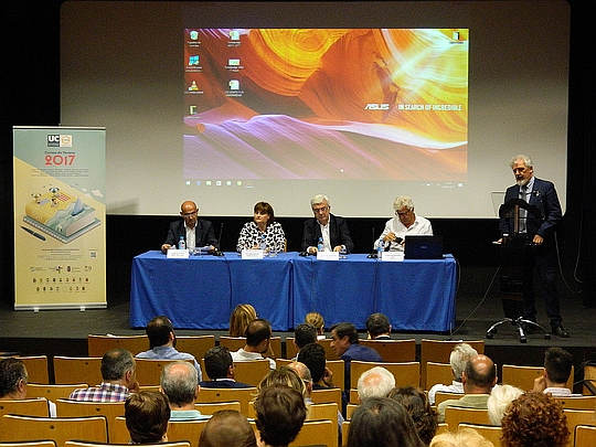 La UC presenta ‘Torrelavega: mirando al futuro’