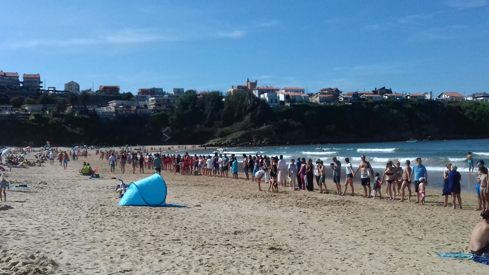 Polémica por la prohibición de baño en la Playa de la Concha de Suances