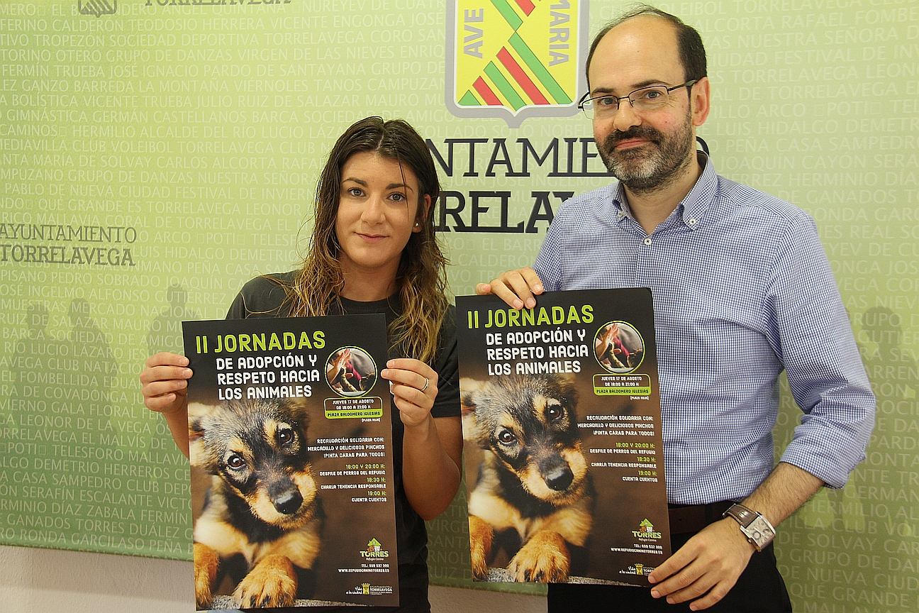 Torrelavega celebrará las II Jornadas de Adopción y Respeto hacia los Animales - En la imagen: Saray Torices y José Luis Urraca Casal