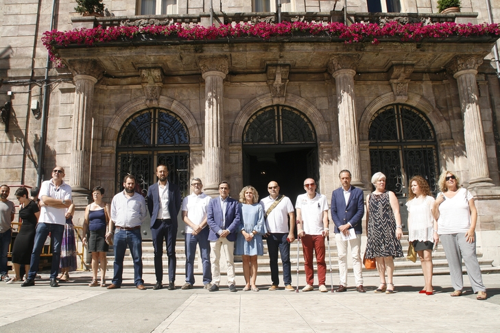  Torrelavega muestra su rechazo a la violencia machista