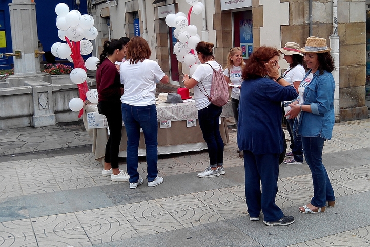 Trabajadores del CAD Sierrallana intensifican su campaña informativa contra el traslado de residentes