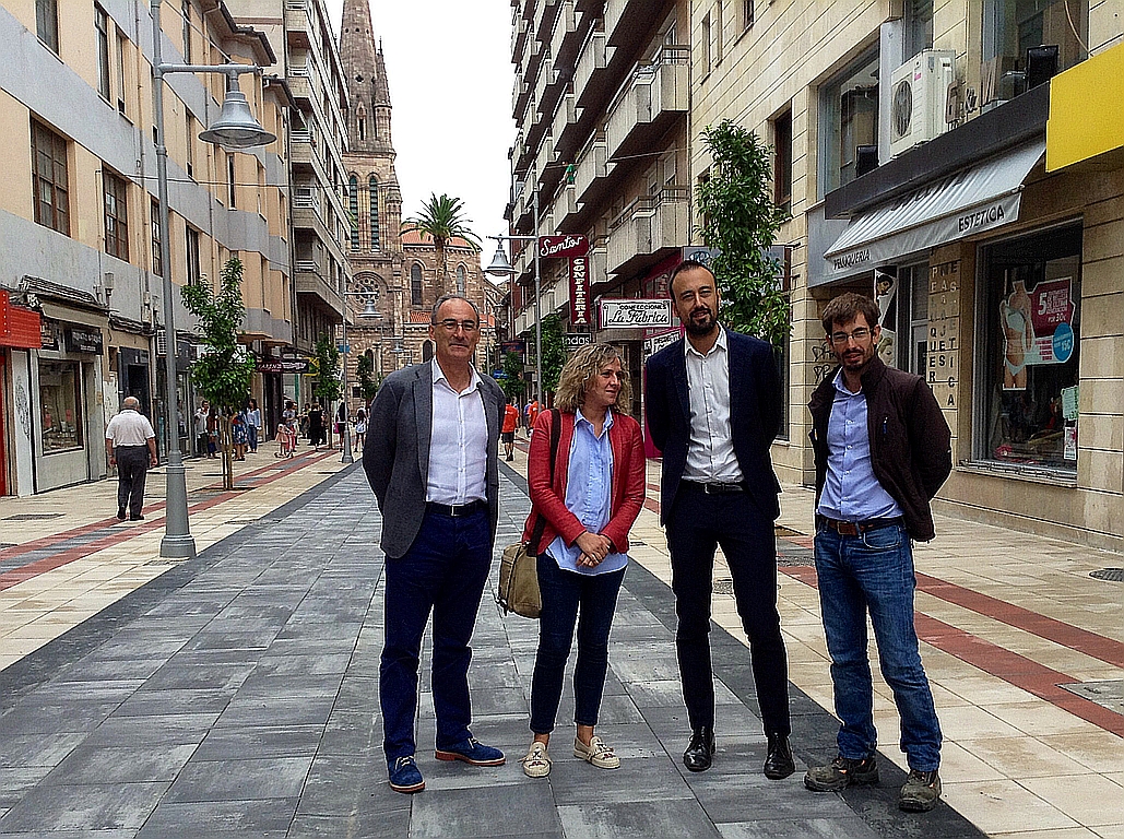 Abierta a los peatones la calle Consolación después de retrasos, quejas y mala calidad de la ejecución de la obra