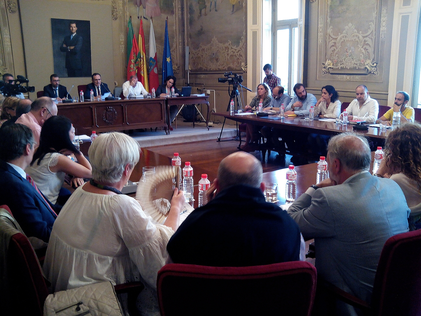 Los técnicos aconsejan desalojar el Palacio Municipal - Ni siquiera se celebrarán los Plenos Municipales, que se trasladan a la Sala de Comisiones y Prensa mientras se habilita un local en el Mercado Nacional de Ganados