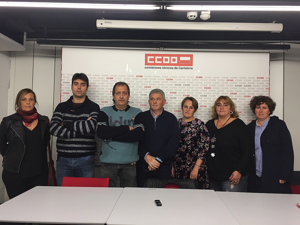 CCOO, UGT y USO anuncian movilizaciones ante el incumplimiento de los acuerdos laborales del personal de limpieza del Hospital Comarcal de Sierrallana