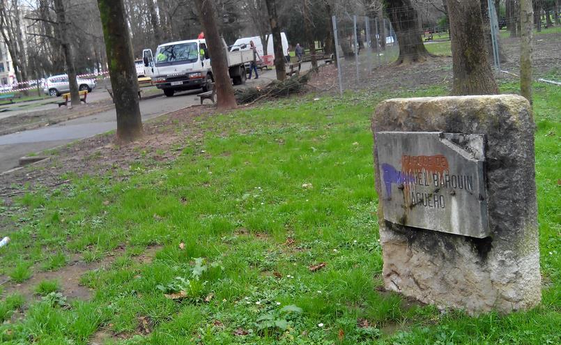  Doscientas personas se concentraron contra la tala de árboles en el parque Manuel Barquín