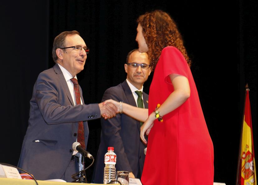 Cruz Viadero presidió la graduación de la X promoción de Fisioterapia y la IV promoción de Logopedia