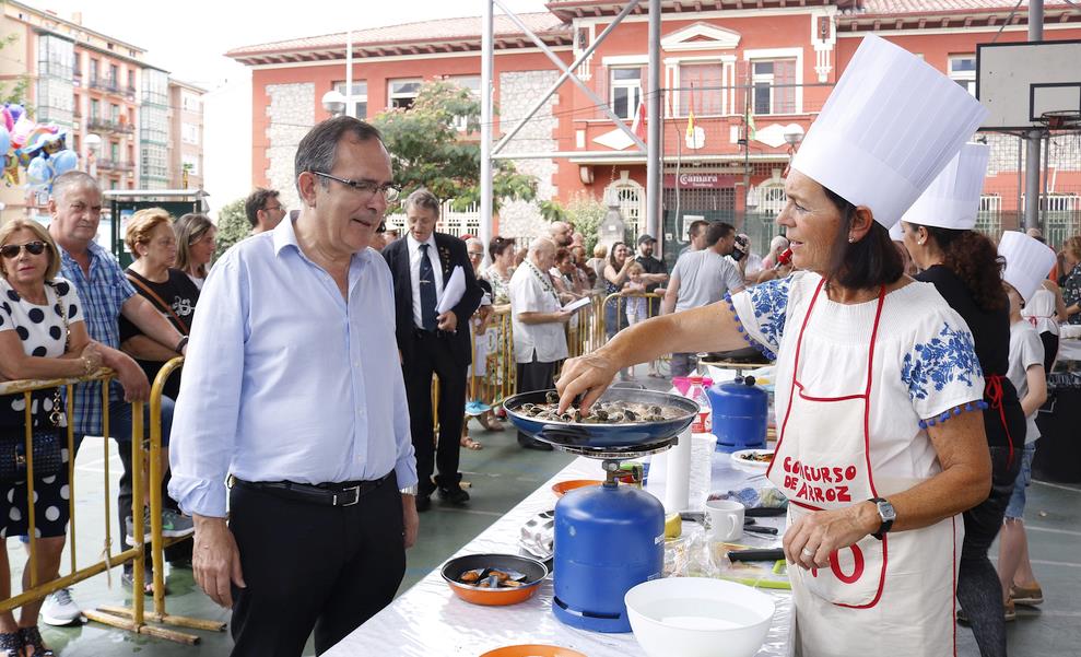 Isabel Rodríguez gana el XXI Concurso de Arroz con una paella de marisco