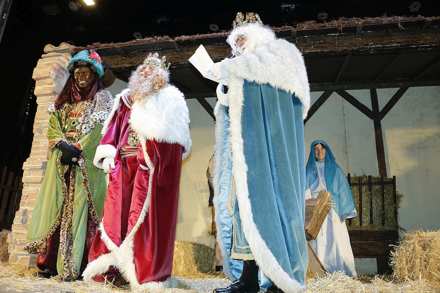  Los Reyes Magos Melchor, Gaspar y Baltasar inundan Torrelavega de ilusión