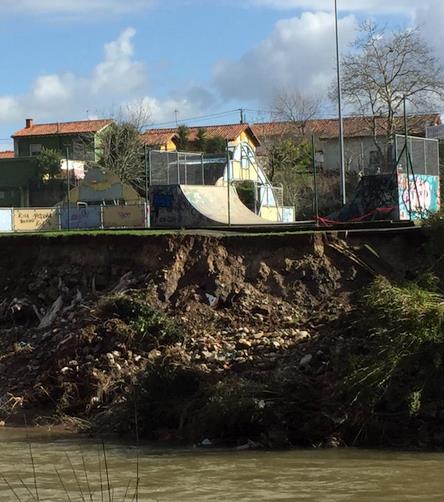 El partido Ciudadanos denuncia que la estructura del pabellón polideportivo de Santiago de Cartes “sufre daños visibles”
