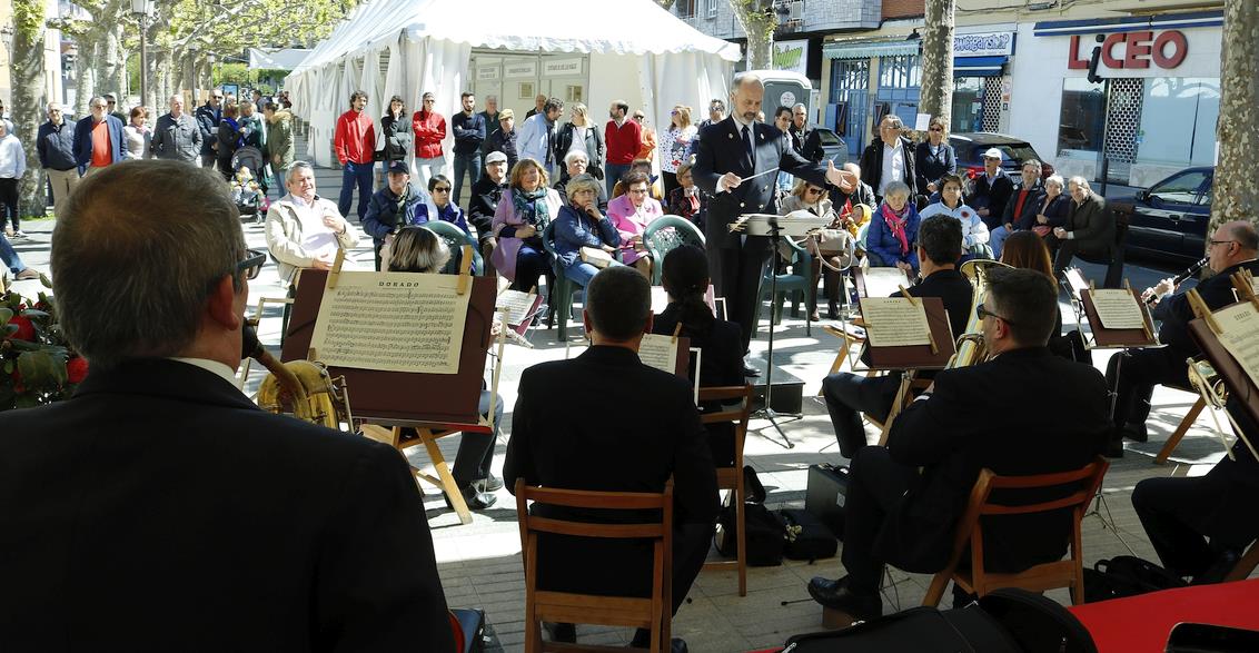 Torrelavega se vuelca con la Feria del Libro