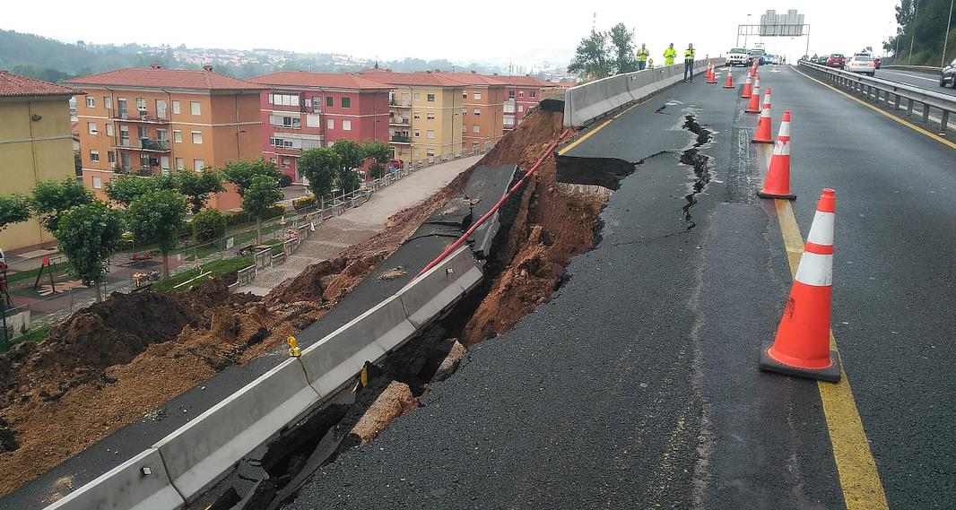  Retenciones kilométricas por el corte de la A-67 debido al desprendimiento de un carril en obras