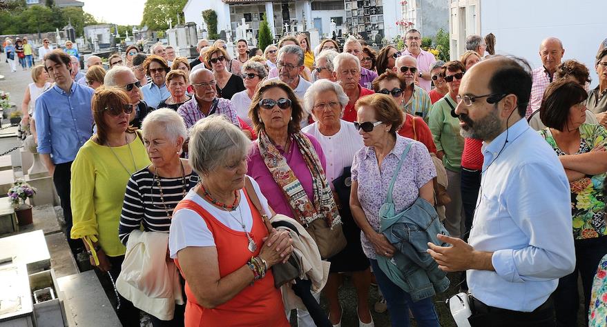  La historia y la música congregan a numeroso público en el cementerio de Geloria