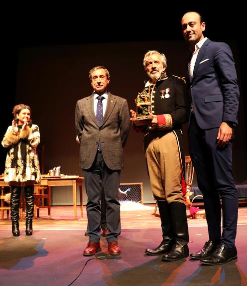 Imanol Arias recibe el Premio Duende Zahorí