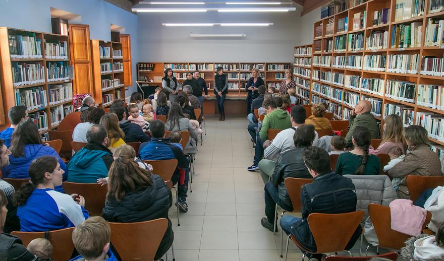  Polanco entrega libros y manzanos a los 58 niños nacidos en el último año