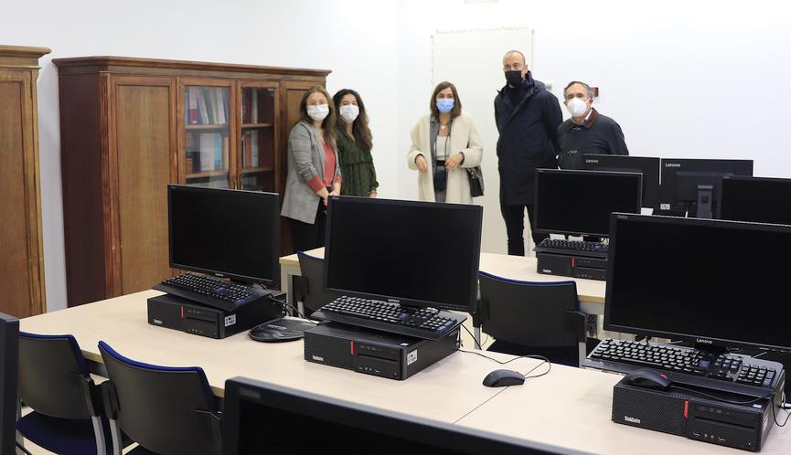 La consejera visita el Palacio de Justicia de Torrelavega (archivo)