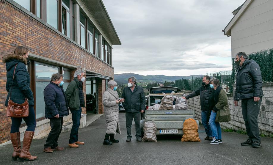  Polanco recibe 1.000 kilos de ‘patatas solidarias’ de Valderredible