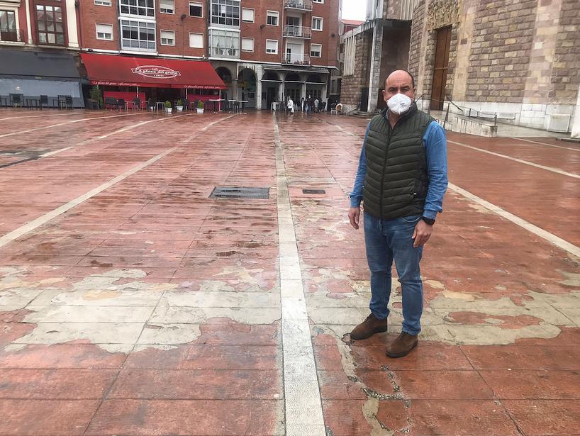  Ciudadanos Torrelavega critica el estado de «abandono» de la plaza Baldomero Iglesias