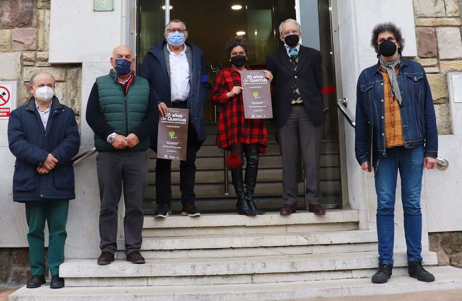  El grupo de opinión Quercus celebra sus 25 años con una exposición en la sala Mauro Muriedas