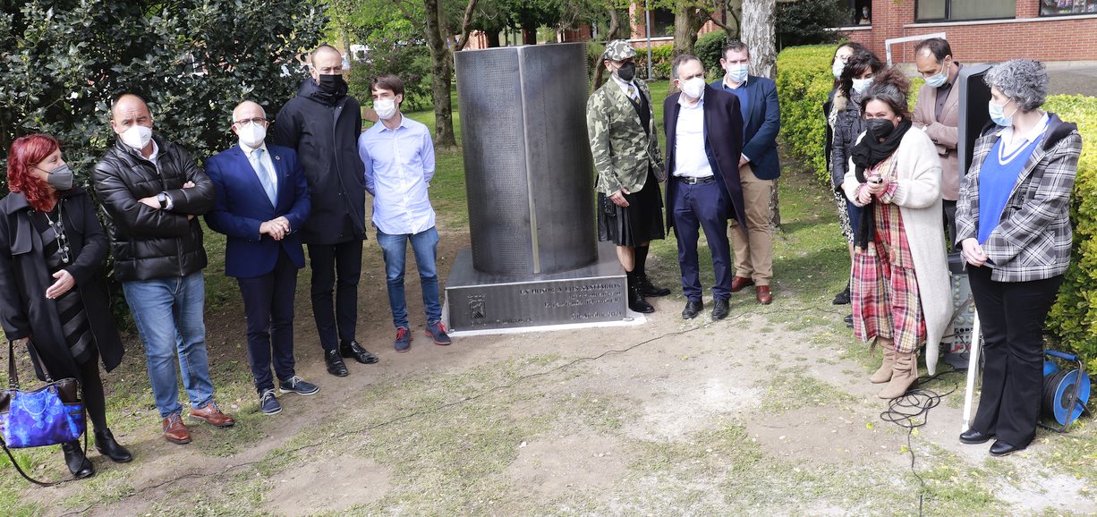  Torrelavega homenajea a los profesionales de Sierrallana por su labor durante la pandemia