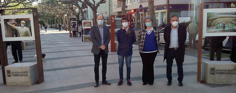  La Avenida de España acoge una exposición fotográfica sobre la lucha contra la COVID-19