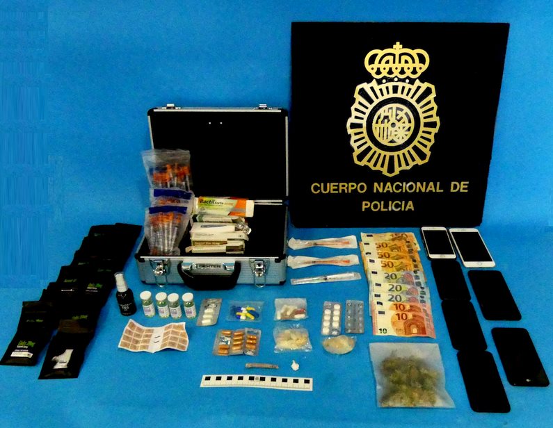  Detenido en Torrelavega con cocaína, marihuana y medicamentos