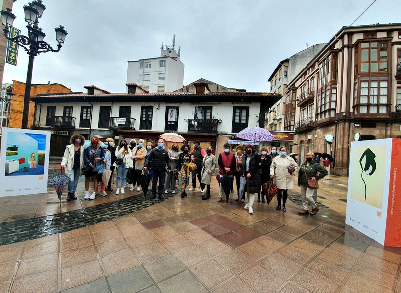  Inaugurada la exposición al aire libre ‘Arte y Maternidad’