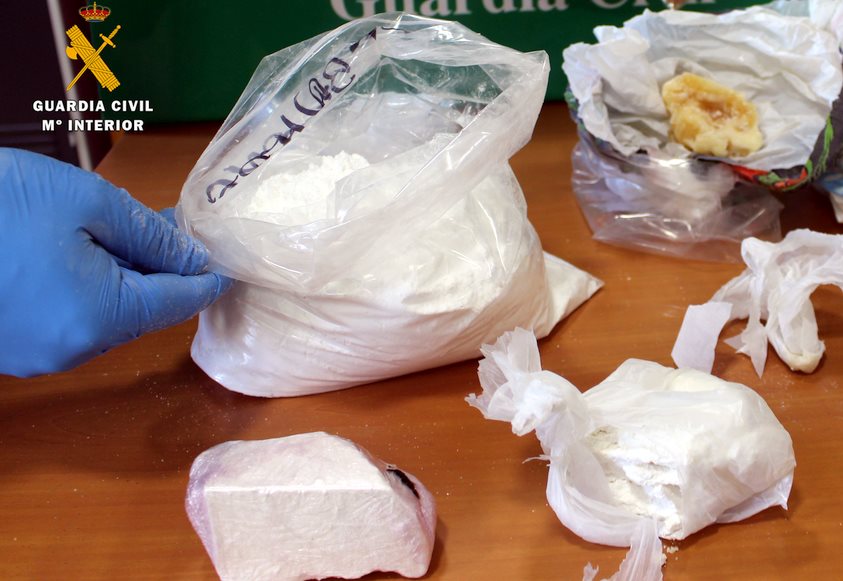  La Guardia Civil desmantela una renovada organización criminal dedicada al tráfico de drogas en Cartes y Torrelavega
