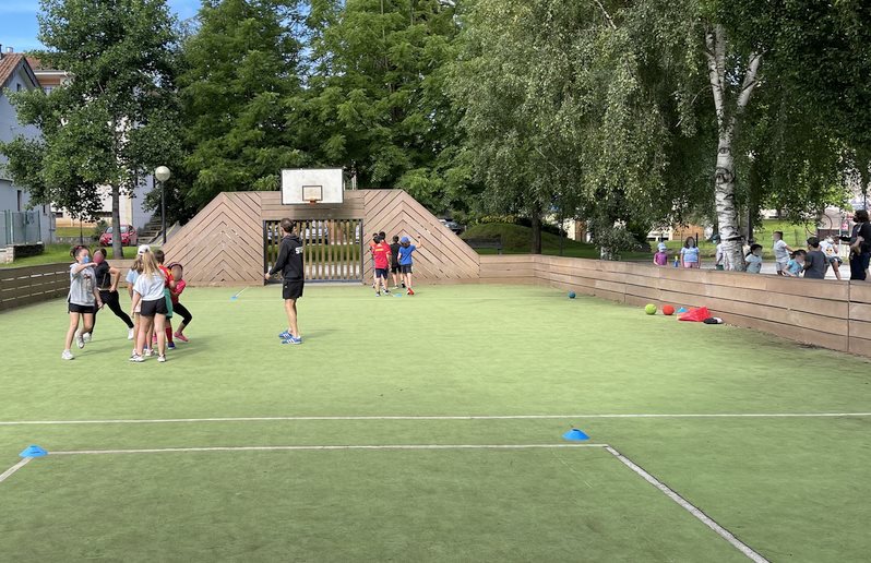  Doscientos niños disfrutan de los campamentos diarios en Cartes