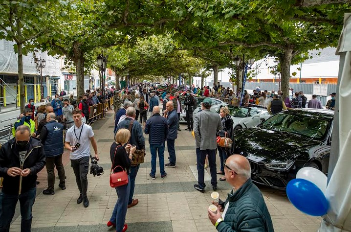 Torrelavega se llenó de coches espectaculares / Foto: Enrique Gutiérrez Aragón