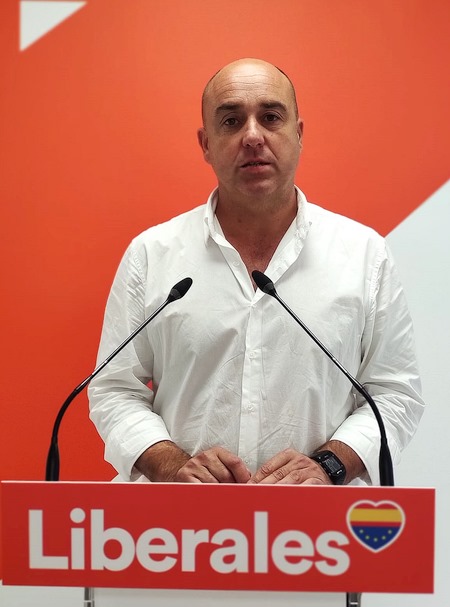  C’s tacha de «paripé» la actuación de regionalistas y socialistas ante la inclusión del soterramiento de Torrelavega en los PGE