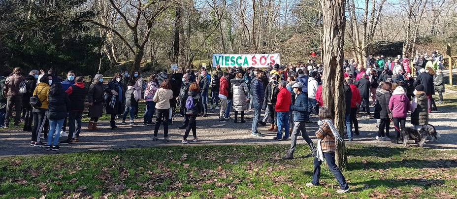 Más de 200 personas exigen el desbloqueo del ANEI de La Viesca - Fotos cortesía de RadioStudio