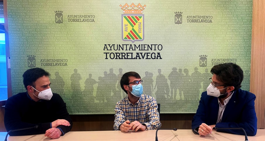 El Ayuntamiento organizará talleres para ayudar a los mayores a derribar la 'brecha digital'