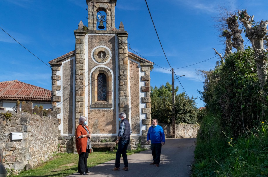  Polanco negocia con el Obispado un convenio para evitar el deterioro de la ermita de Santiago